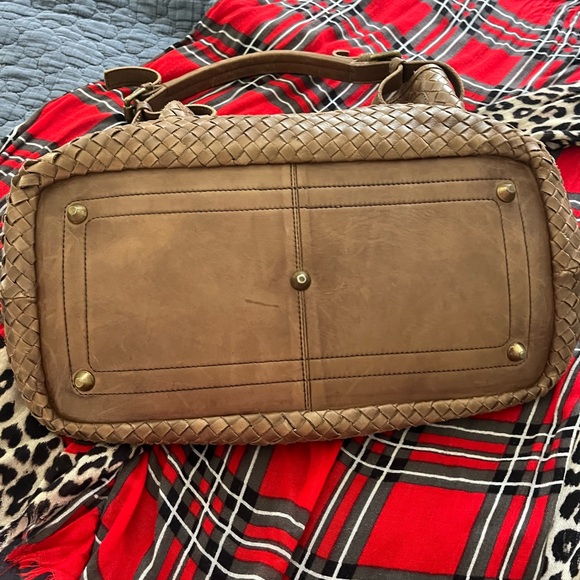 Valentina NWOT Woven Leather bag. There are no marks, stains or scratches - Picture 5 of 14